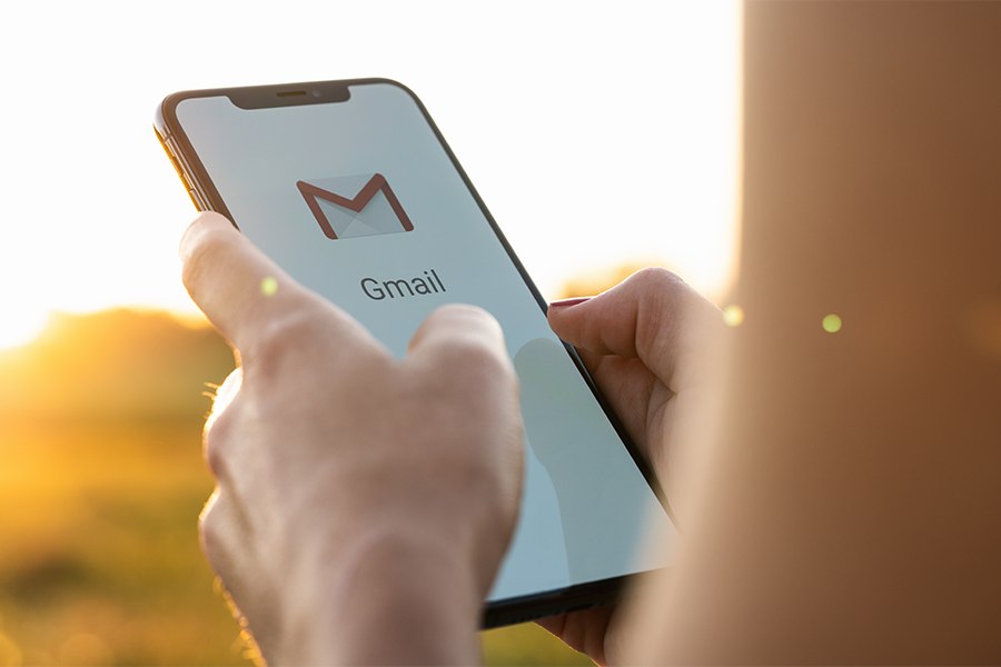 在手机上打开Gmail。