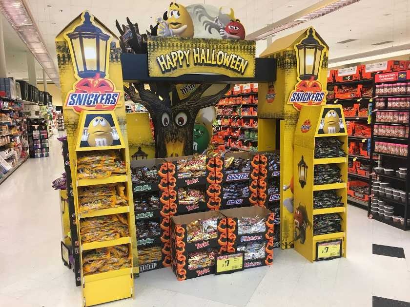 Showing a Halloween themed display.