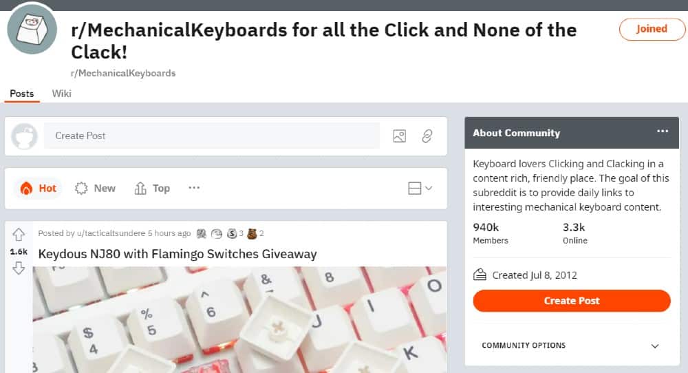 Showing a mechanical keyboard on Reddit.