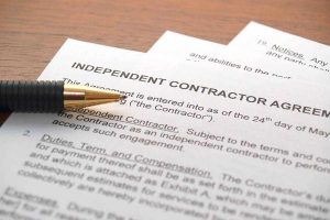 独立承包商协议的形式与笔。